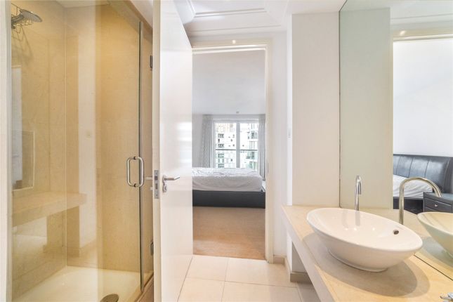 Flat for sale in New Providence Wharf, 1 Fairmont Avenue