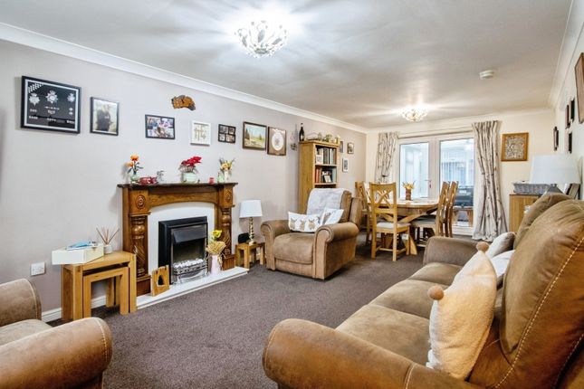 9, Whitwell Drive, Pontefract photo 2