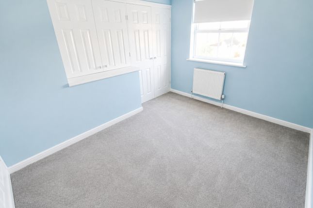 3, Lancaster Court, Grimsby photo 4