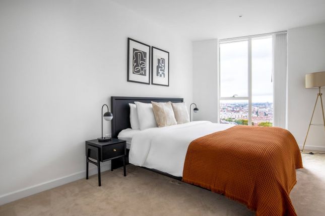 Flat for sale in Sky Gardens, Wandsworth Road, Vauxhall, London