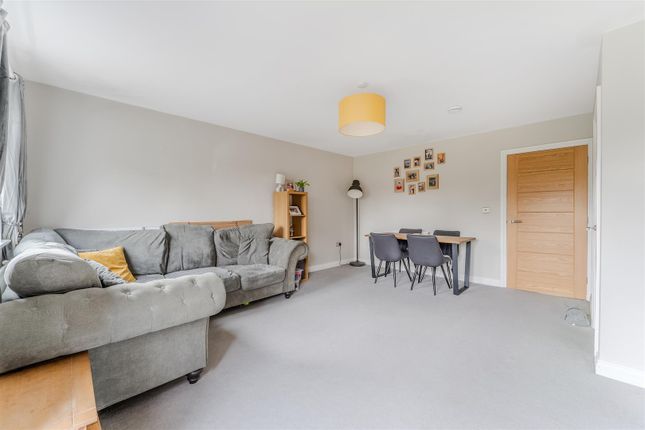 8, Ambler Close, Burton Latimer photo 5