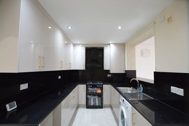 71, Gosling Road, Slough photo 3