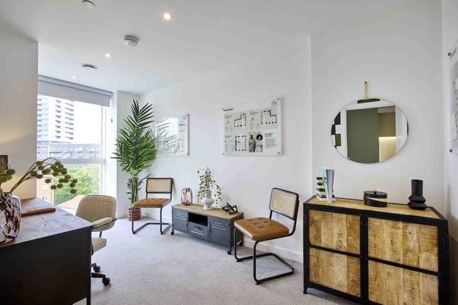 503, Marshgate Lane, London photo 4