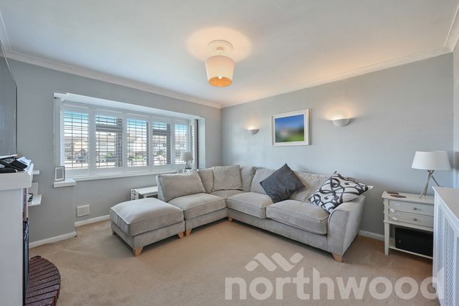 4, Gainsborough Road, Epsom photo 2