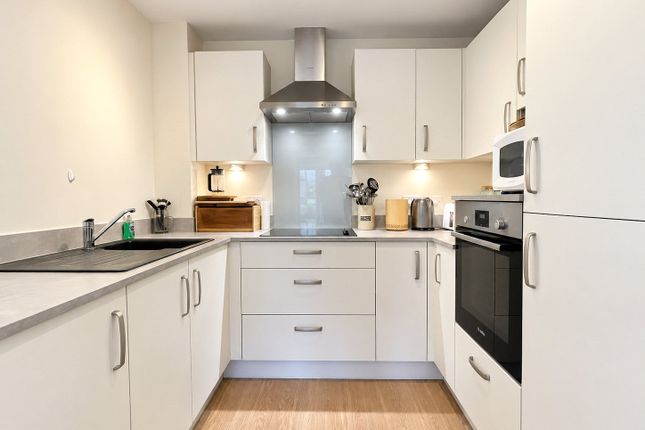 1 Queen Elizabeth Place,, Orchard Lane, Hampshire photo 2