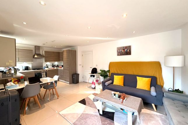 Flat 3, Honeysuckle Court, 15, Damson Way, Carshalton photo 2