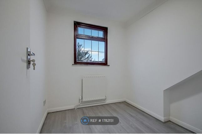Carr Road, Northolt photo 5