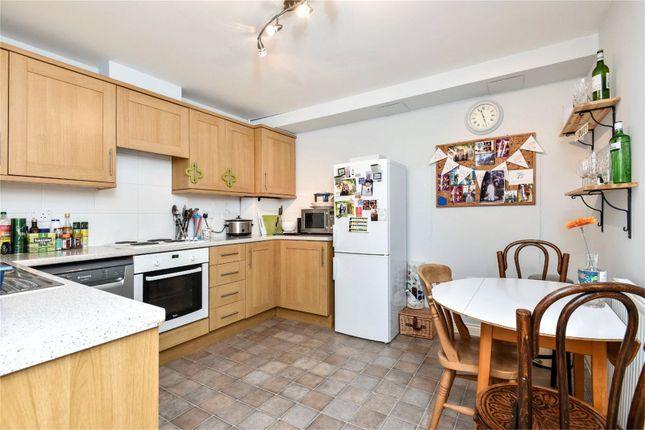 51 Ashbourne Court,, Winton Close, Hampshire photo 2