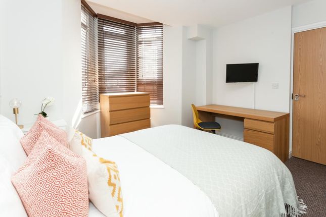 69, Richard Street, Cardiff photo 4