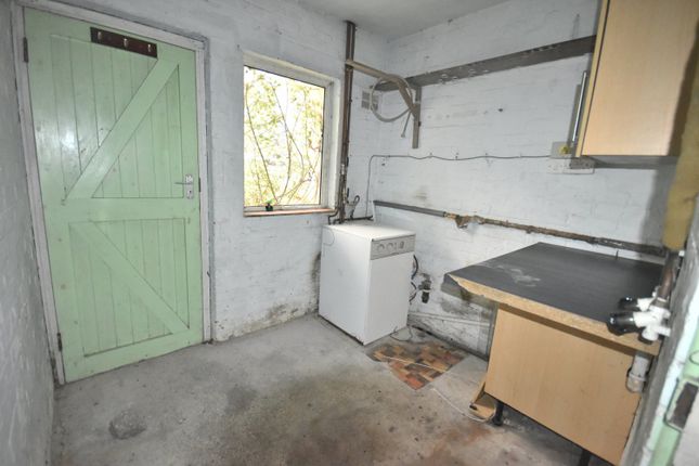 2 Flatwood, Cenarth, Newcastle Emlyn photo 4