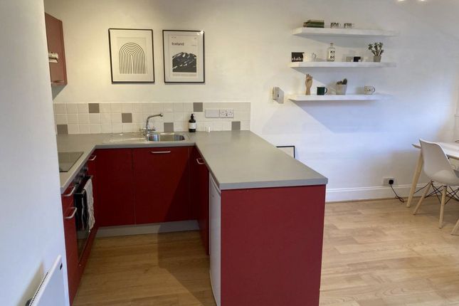 Flat 21 Oliver Court 324/326, London Road, Stoneygate photo 2