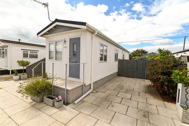 2-bed caravan on K10, Solent Road, Barton On Sea, £175,000