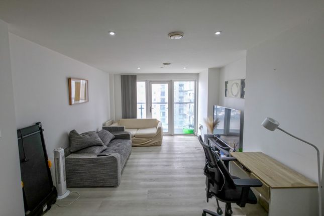 Flat 701, Mizzen Mast House, Mast Quay, Woolwich photo 2