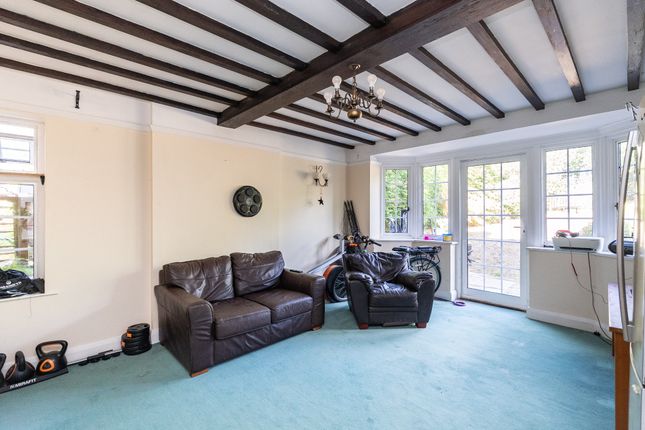 19, Sondes Place Drive, Dorking photo 4