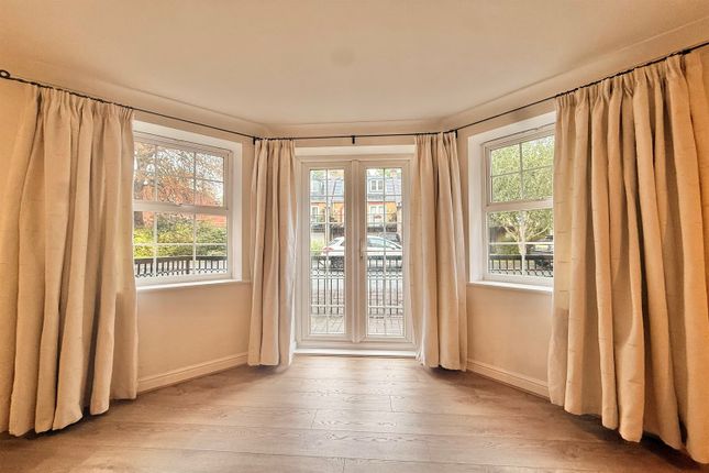 7, Holly Royde Close, Didsbury photo 4