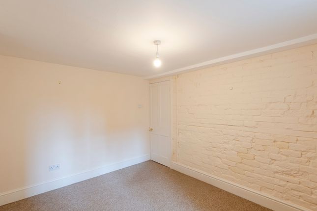 77 Woodstock Road-05558