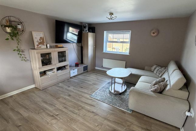 Lloyd Drive, Sittingbourne photo 2