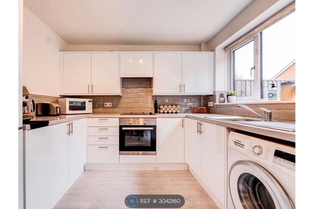 Lindale Close, Gamston, Nottingham photo 5