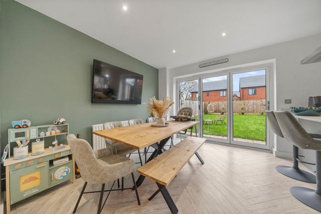 6 Hazelfield Gardens, Warrington photo 3