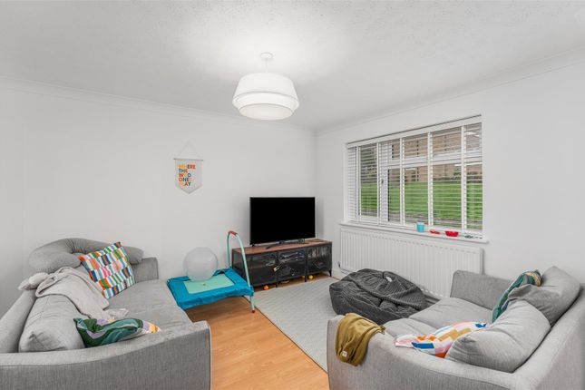 46, Kingfisher Drive, Banbury photo 3