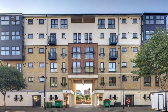 Flat to rent in Drake Hall, 14 Wesley Avenue, Royal Docks, London