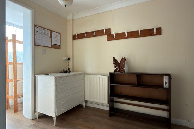 Millfield Close, Chichester photo 2