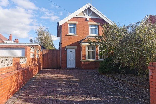 Thumbnail Detached house to rent in Hungerford Road, Lytham St. Annes