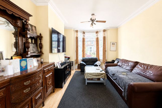 7, Felday Road, London photo 3