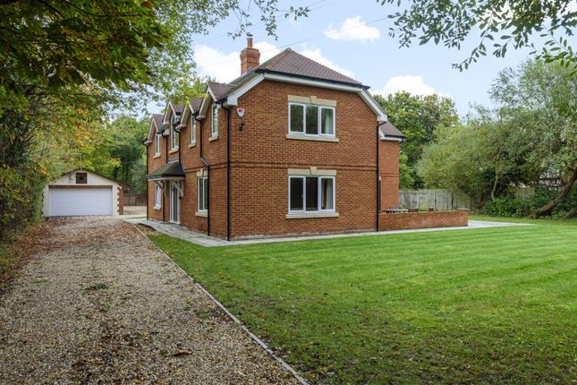 Thumbnail Detached house for sale in Park Lane, Finchampstead