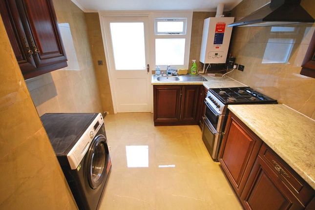 35 PERCY ROAD, LONDON photo 4