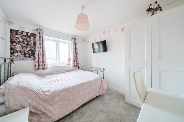 End terrace house for sale in Sandyfields Lane, Colden Common