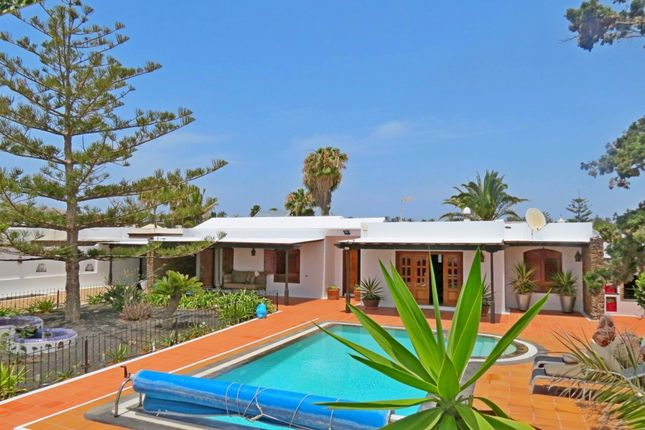 Villa for sale in Playa Blanca, Lanzarote, Spain