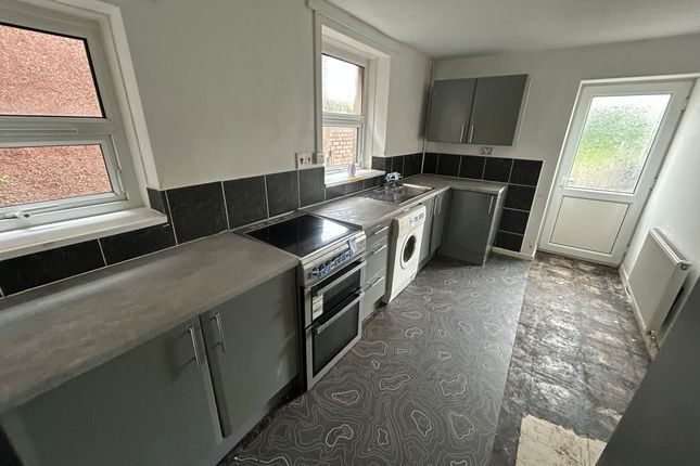 8, Lower West End, Port Talbot photo 4