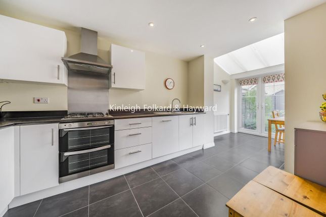 24, Hawksmoor Grove, Kent photo 2