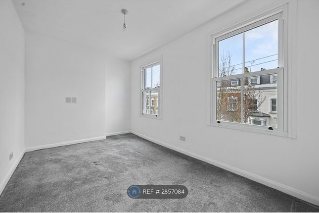 Top Flat, Nevill Road, London photo 4