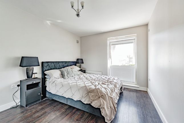 Flat for sale in The Moors, Redhill