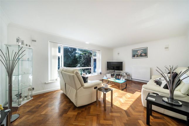 Flat 15, Hatton Court, 35-49, Lubbock Road, Chislehurst photo 2