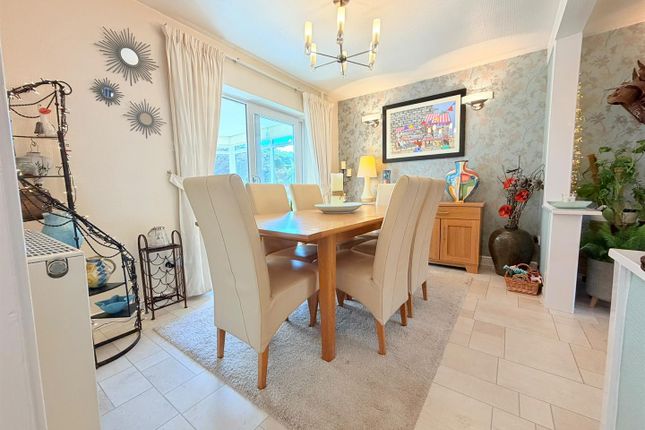 13, Durham Drive, Ashton-Under-Lyne photo 4