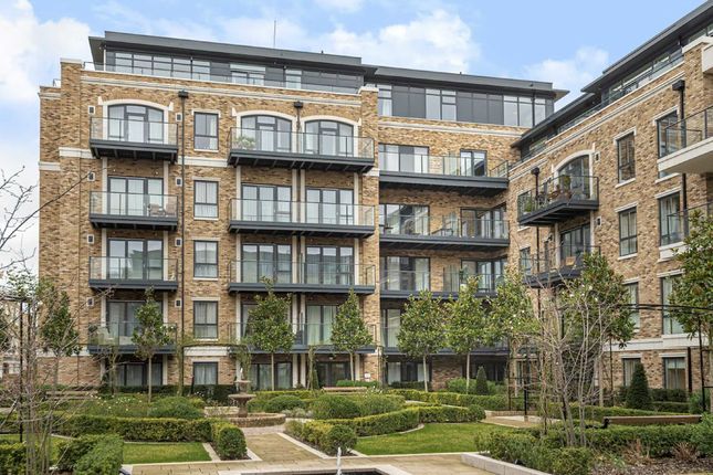 Thumbnail Flat to rent in Palladian Gardens, London