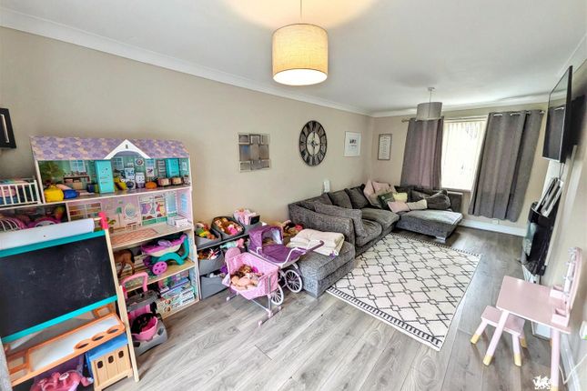 47, Hafod Elfed, Carmarthen photo 4