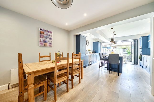 41, Hamesmoor Road, Camberley photo 4