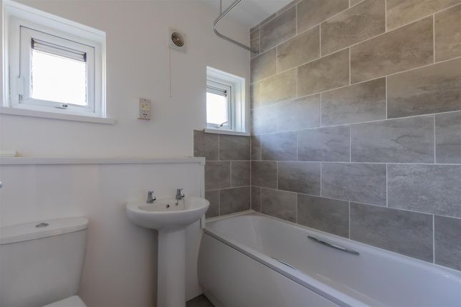 Flat 57, Hillside Court, Ty-Gwyn Road, Cardiff photo 3