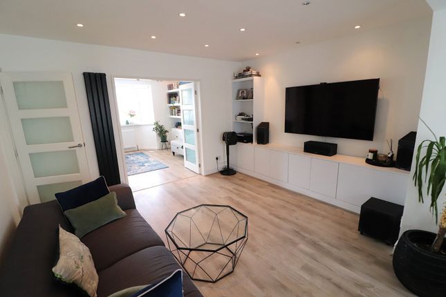 26, Lawrence Avenue, Hertfordshire photo 5