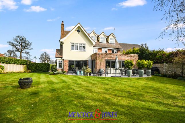Scarlet Oak, Roundwood Avenue, Brentwood photo 2
