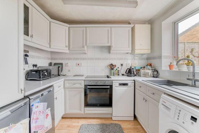 17 Newcastle Close, Norwich photo 4