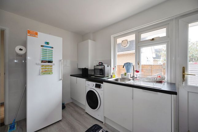 57, Eastoke Avenue, Hampshire photo 4