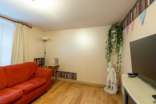 38B,, Willoughby Street, Crieff photo 3