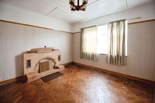 57, Lodge Lane, Romford photo 4