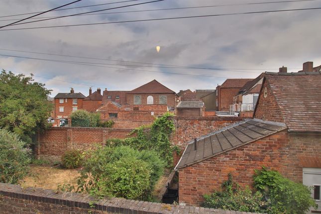 2 Old Avon Cottage, Post Office Lane, Tewkesbury photo 3