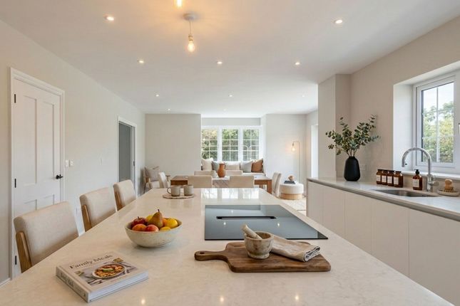 2a Alcott Place, Chelwood Gate photo 4